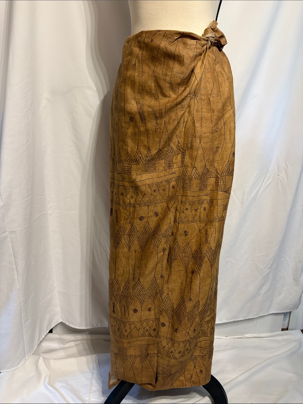Lauren Ralph Lauren Linen Wrap Skirt Tan With Brown Aztec Accents. SZ 12